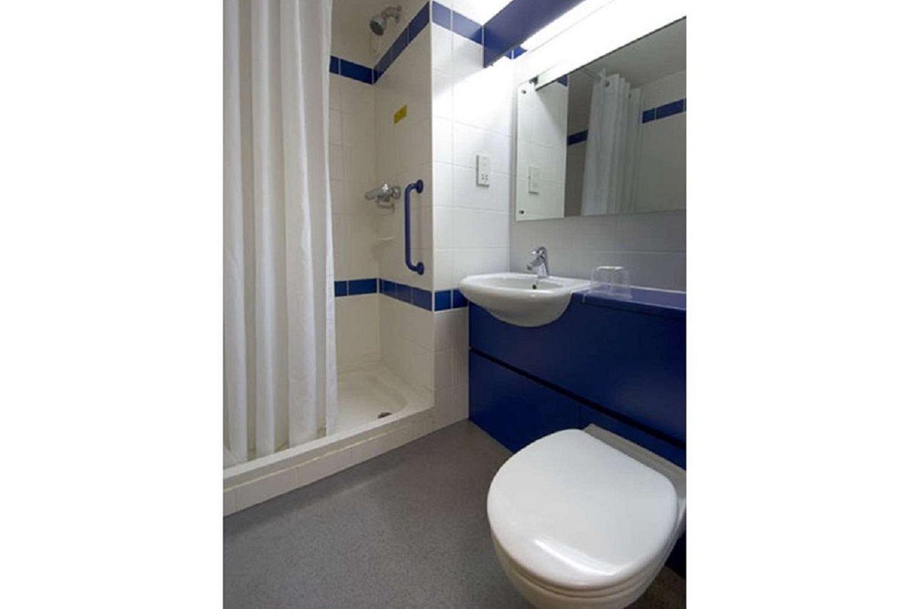 Travelodge Harrogate Extérieur photo